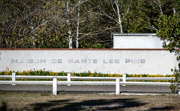 DSC_9687 alt =